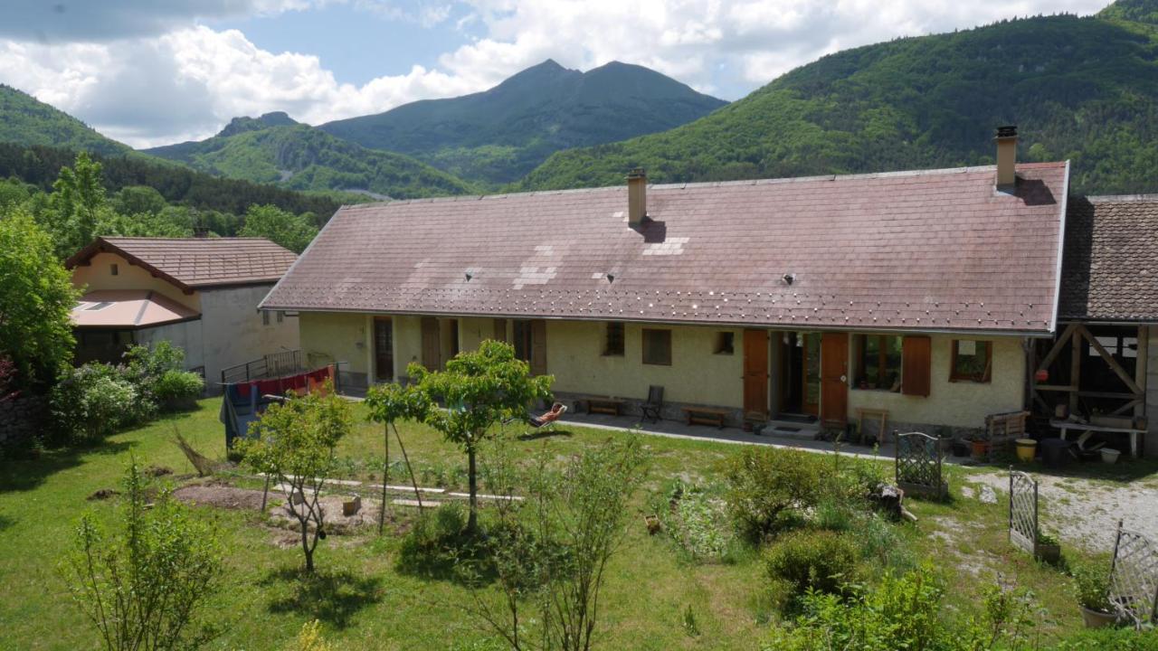 Chambres Et Table D'Hote Le Petit Radis Lus-la-Croix-Haute Εξωτερικό φωτογραφία